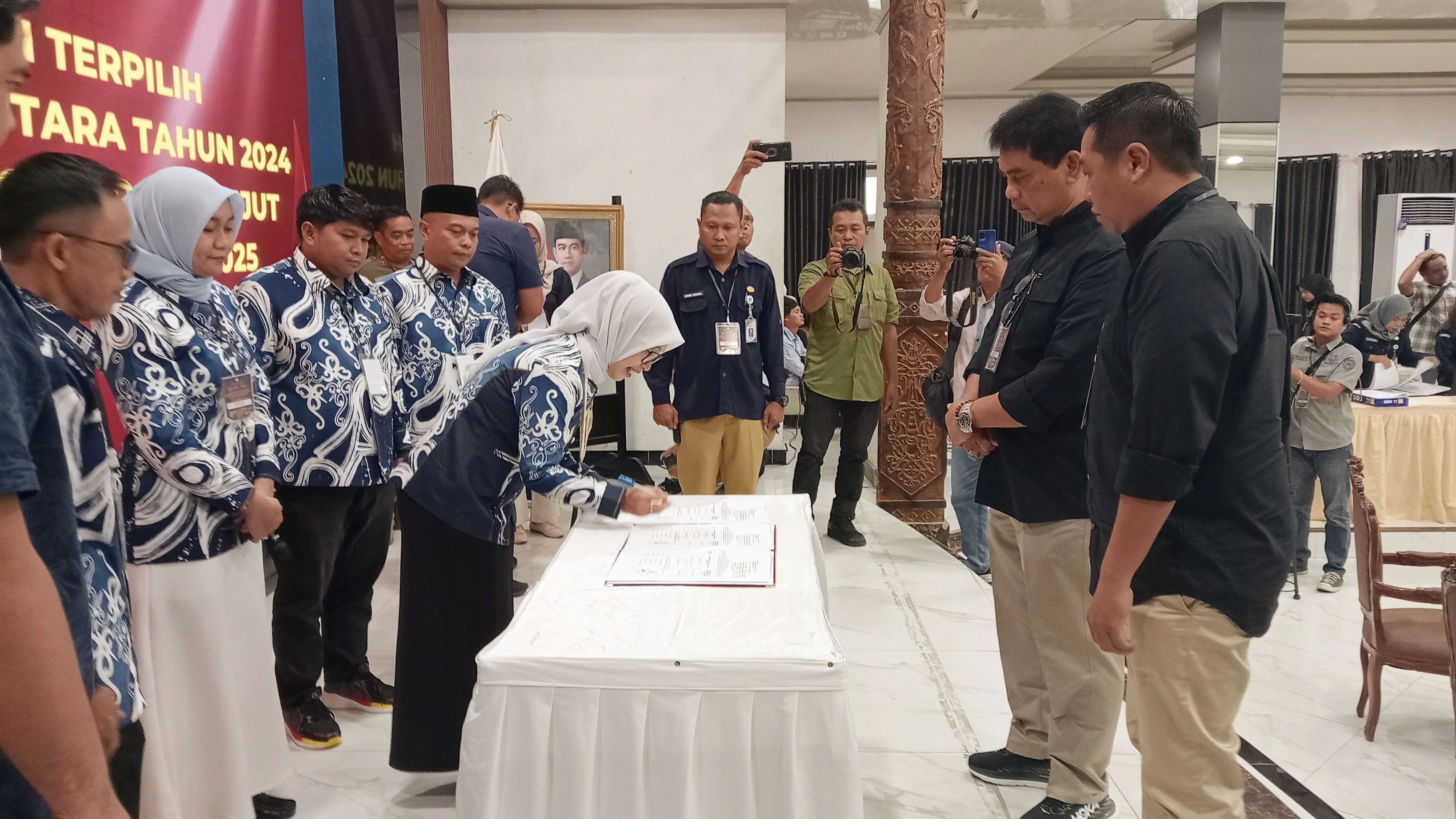 Shalahuddin - Felix Sonadie Absah Sebagai Bupati dan Wakil Bupati Terpilih Barito Utara 2025 - 2030
