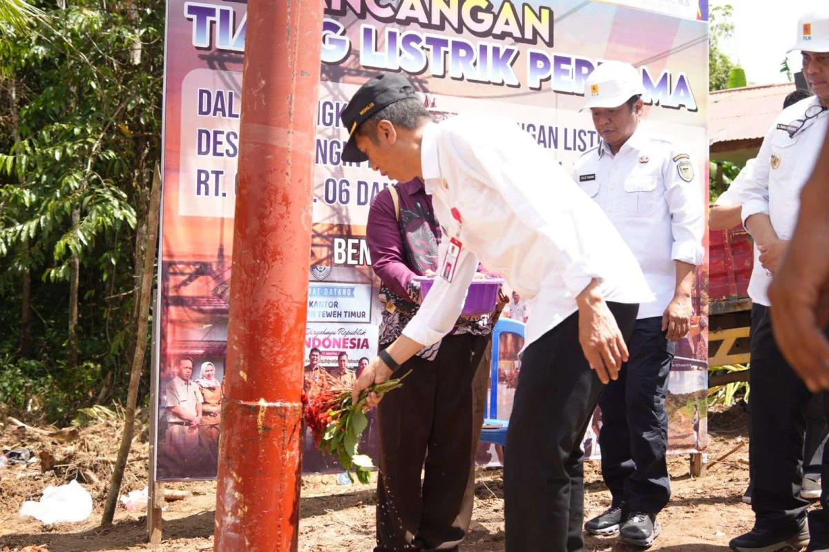 Bupati Shalahuddin Lakukan Elektrifikasi di Pedesaan Barito Utara, Warga Desa Rasakan Kehadiran Negara