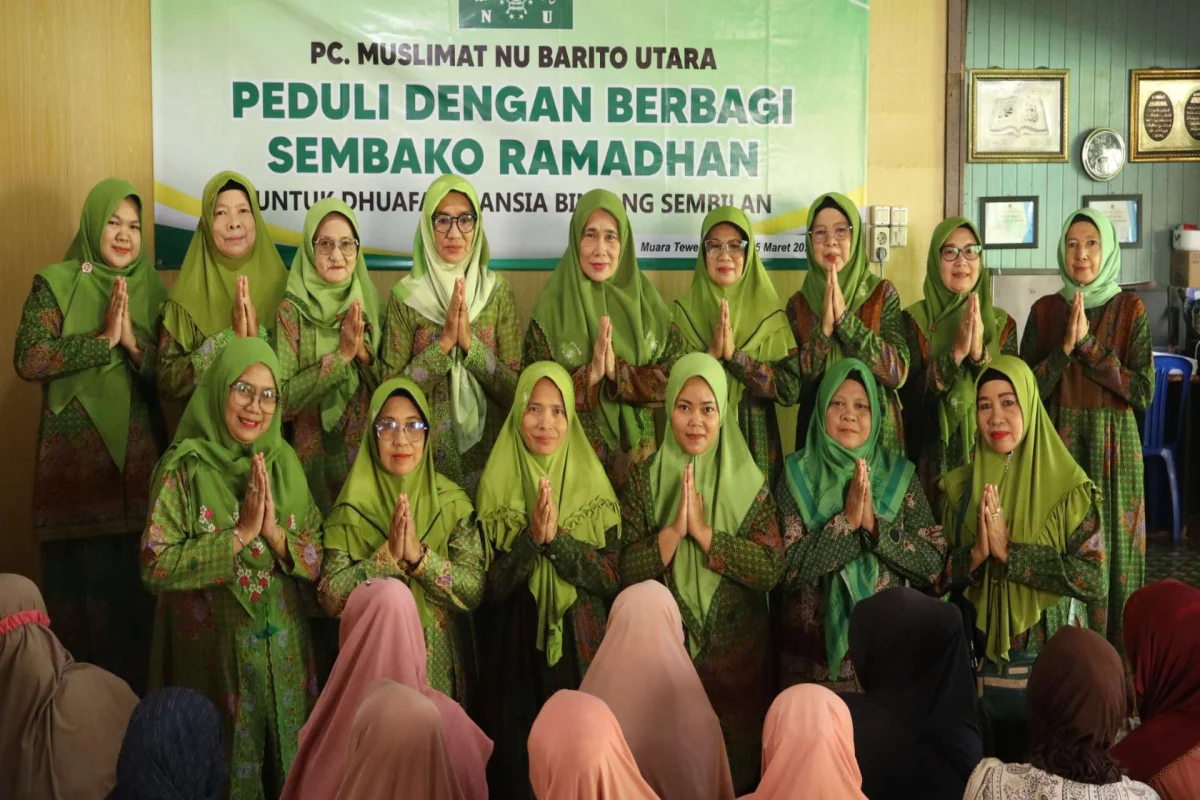Peduli dan Berbagi, Muslimat NU dan YKM NU Barito Utara Bagikan Sembako Gratis dan Uang Belanja