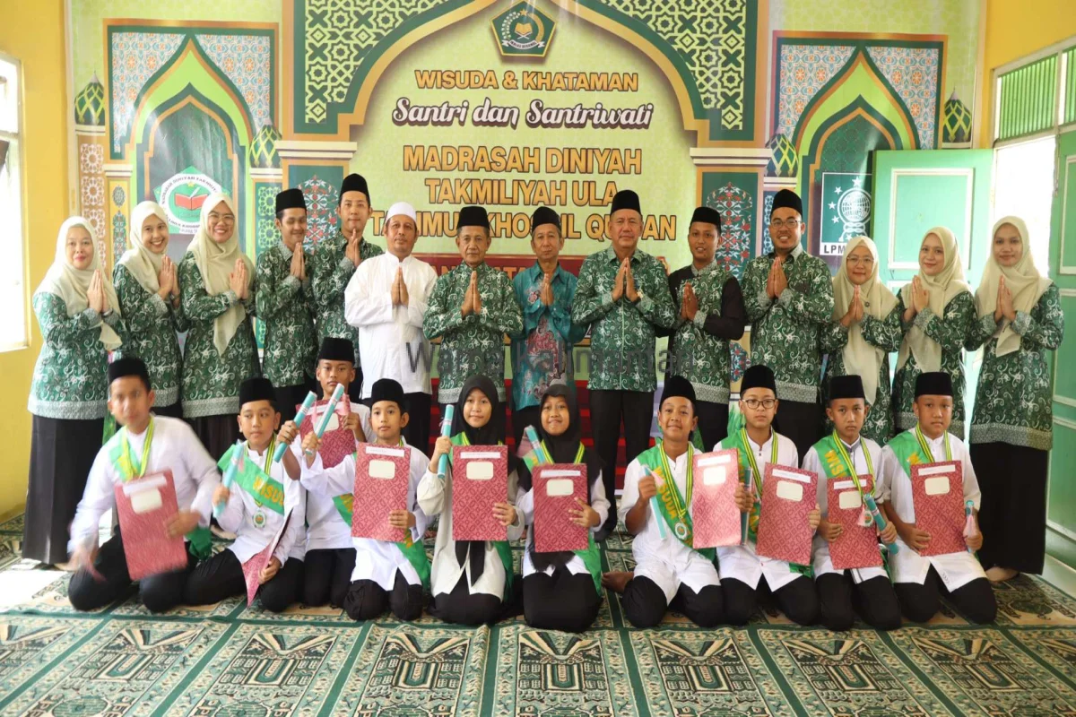 Wisuda dan Khataman Al Qur'an MADIN Takmiliyah Ula, H. Al Hadi : Peran Orang Tua dan Guru Penting Dalam Belajar Al Qur'an