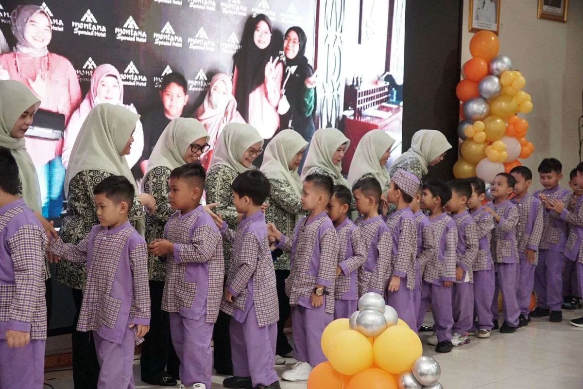Ketua Perkumpulan Penyelenggara PAUD Barito Utara Turut Melepas Peserta Didik PAUD Bunda Piara